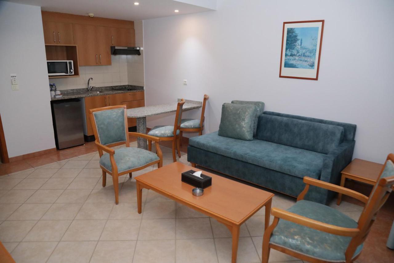 El Sheikh Suites Hotel Bejrút Kültér fotó
