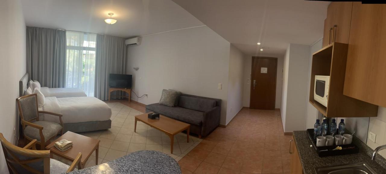 El Sheikh Suites Hotel Bejrút Kültér fotó