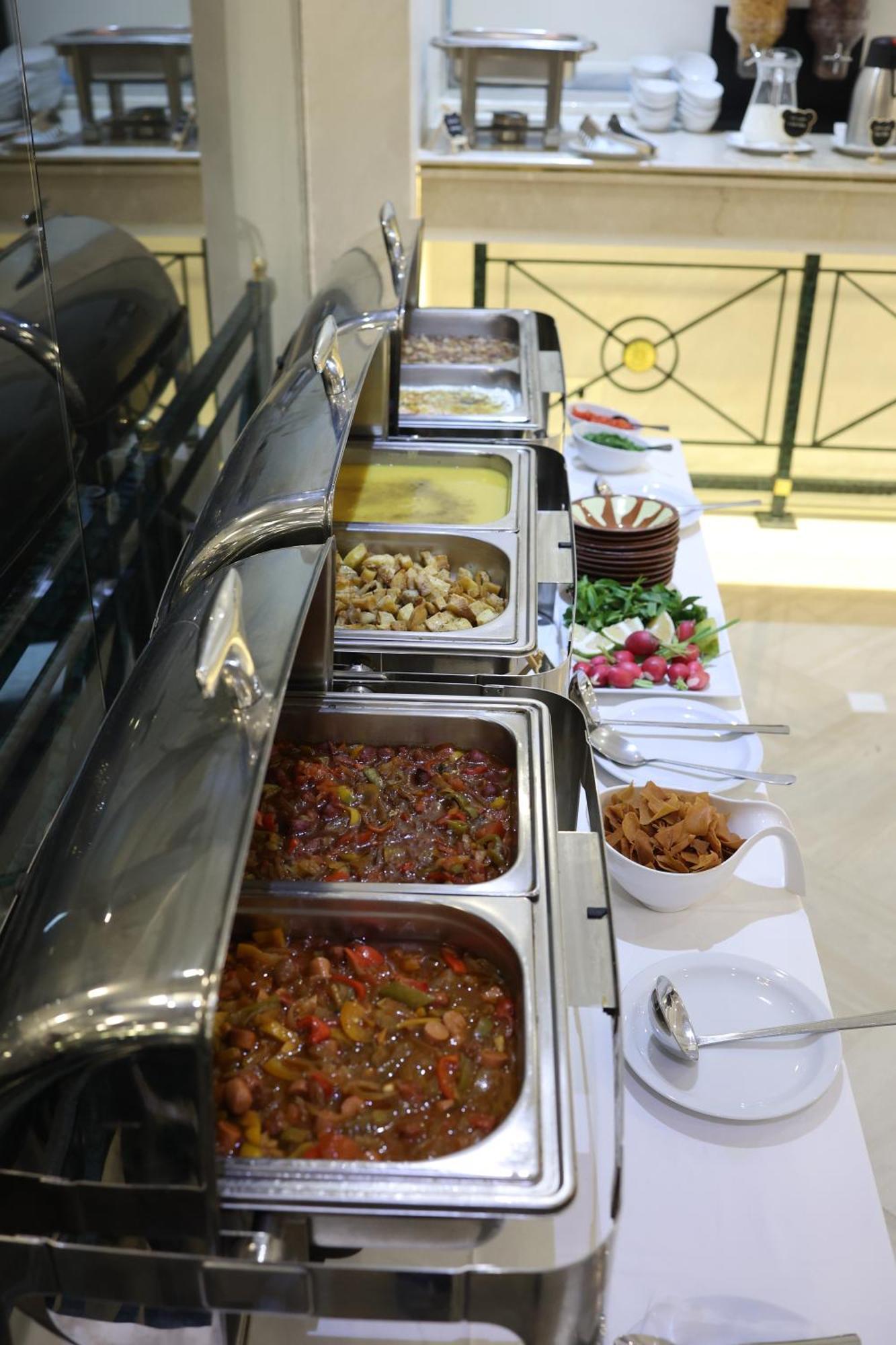 El Sheikh Suites Hotel Bejrút Kültér fotó