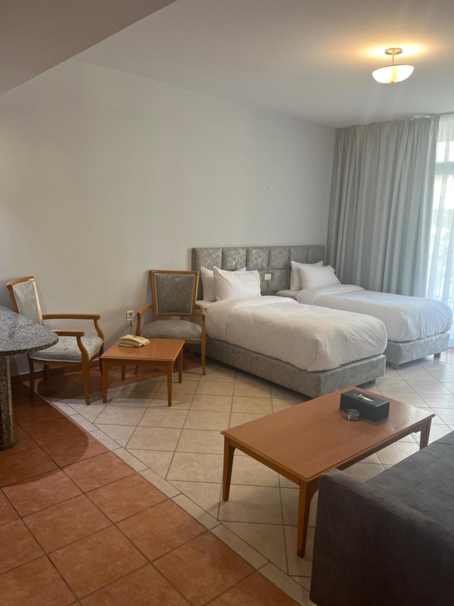 El Sheikh Suites Hotel Bejrút Kültér fotó
