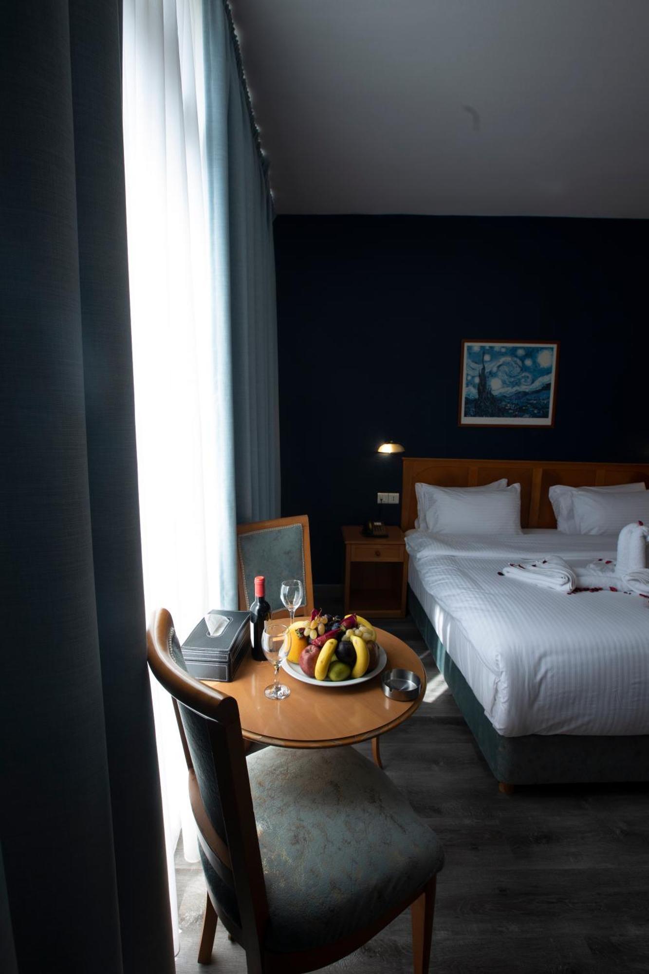 El Sheikh Suites Hotel Bejrút Kültér fotó