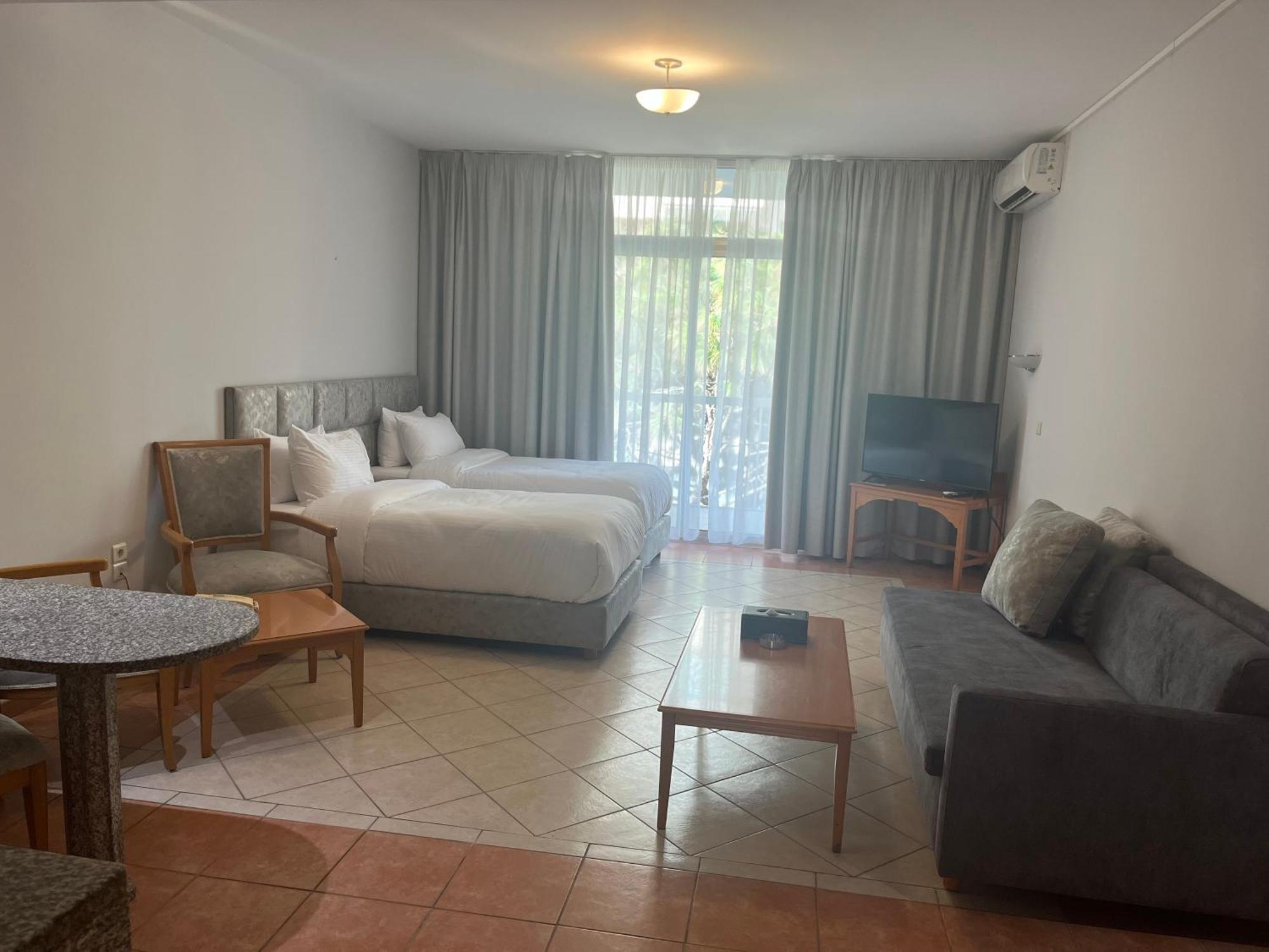 El Sheikh Suites Hotel Bejrút Kültér fotó